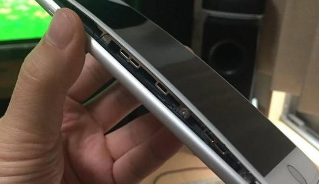 iPhone 6plus电池撑开屏幕还能用吗？