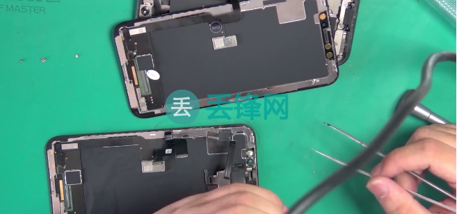 苹果iPhone X手机屏幕故障维修方法