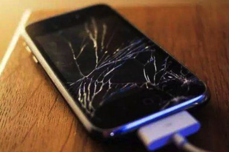 在成都苹果手机坏了去哪里换屏幕比较好_换屏多少钱？