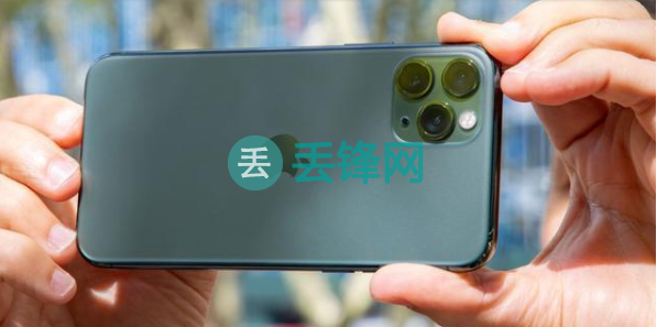 苹果iphone 11 pro 手机拍照绿屏是怎么回事？