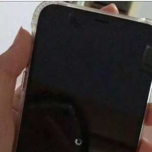iPhone XR手机无故黑屏是什么原因？有什么好的解决方法吗？