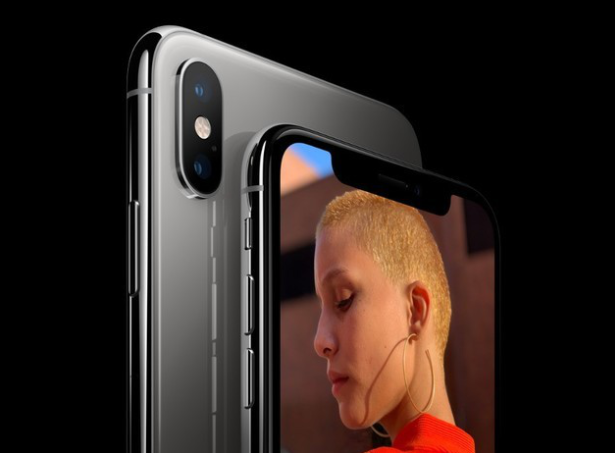 iPhone XS手机摄像头起雾症状