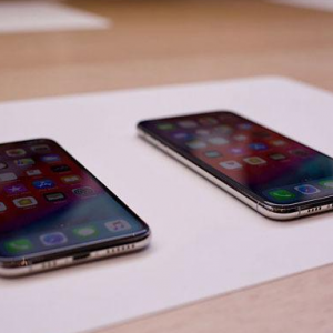 iPhone XS Max手机外屏碎了，官方更换外屏多少钱？