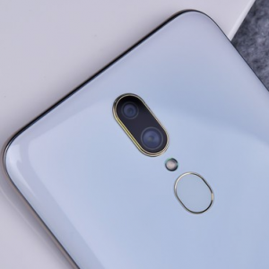 OPPO A9后置摄像头拍照模糊，换摄像头费用是多少？