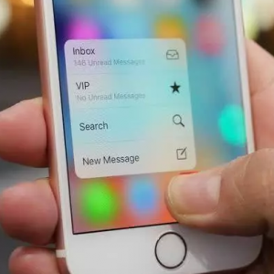iPhone 8手机卡顿、关不了机怎么办？教你清理方法