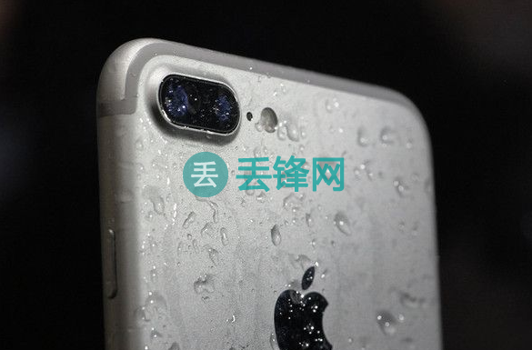 iPhone XS Max手机进水怎么办？