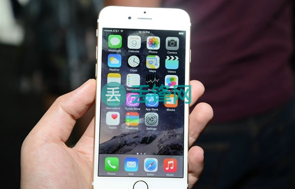 iPhone 6Splus手机无服务可以通过以下方式检测：