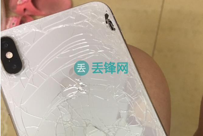 iPhone XS Max手机后玻璃损坏怎么办？维修贵吗？