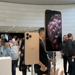北京苹果iPhone 11 Pro系列手机换屏需要多少钱？