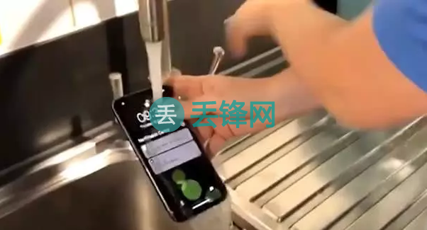 苹果iPhone 11pro手机防水性能怎么样？