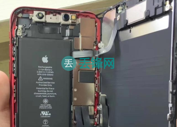 iPhone 11系列内部拆解示意图