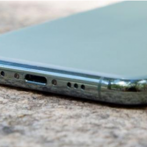 iPhone 11 Pro屏幕容易刮花怎么办？在成都屏幕维修多少钱？