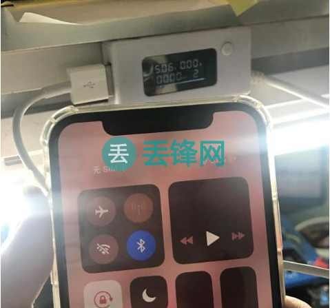 苹果iPhone X手机充电没有反应故障维修案例分享