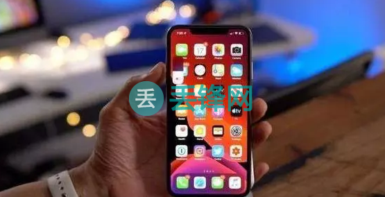 苹果iPhone 11手机充电充不进去原因及解决办法