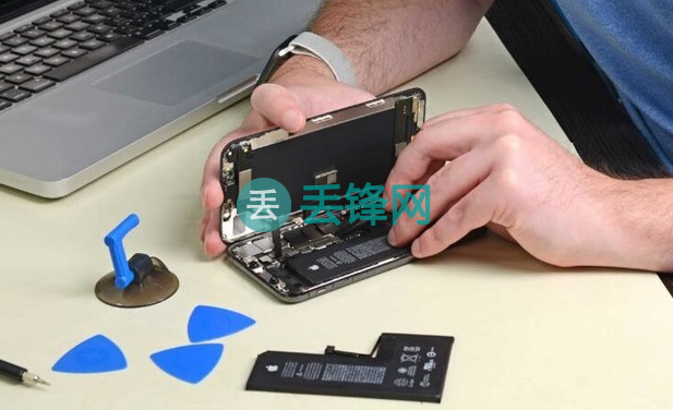 iPhone XS Max手机进水故障案例解析