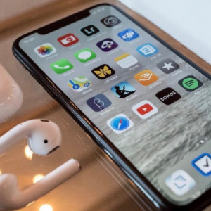 成都苹果iPhone 11手机外屏碎了可以单独换外屏吗？