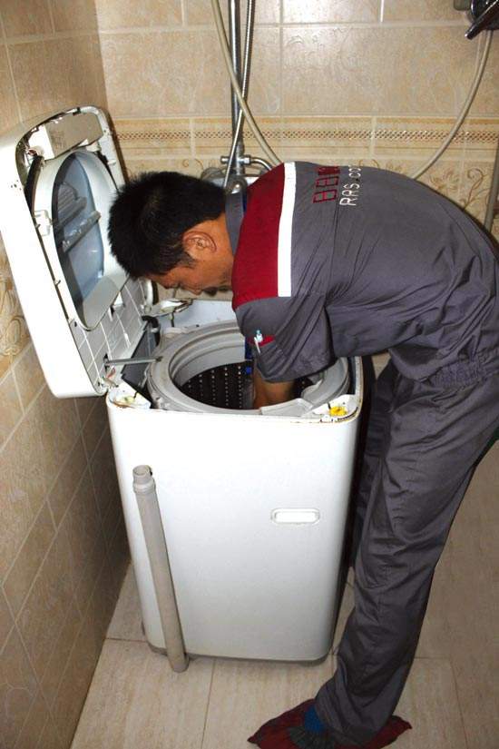 南京海尔洗衣机维修服务电话号码  洗衣机漏水哪里修